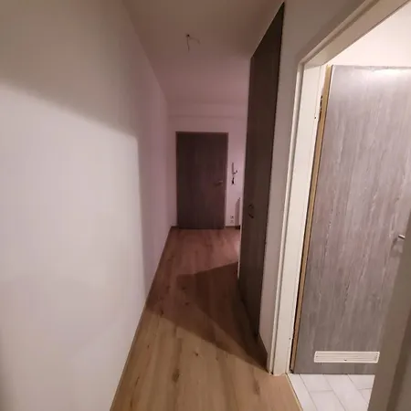 Neu Renoviert Parkplatz Regensburg