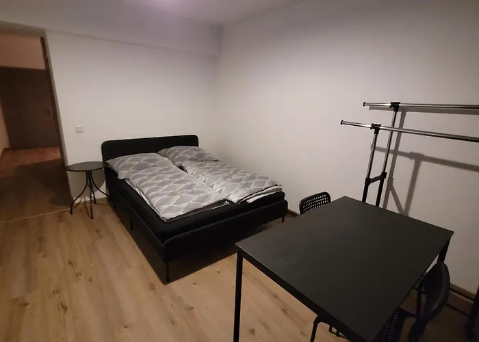 Lägenhet Neu Renoviert Parkplatz *